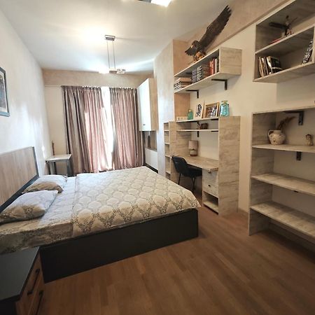 Luxury Apartment III Tbilisi ภายนอก รูปภาพ